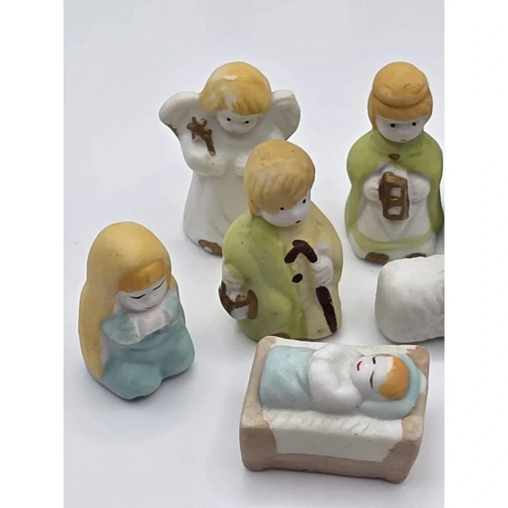 Hermitage Pottery MINIATURE NATIVITY SET 11 Pieces -Hand Painted CHRISTMAS